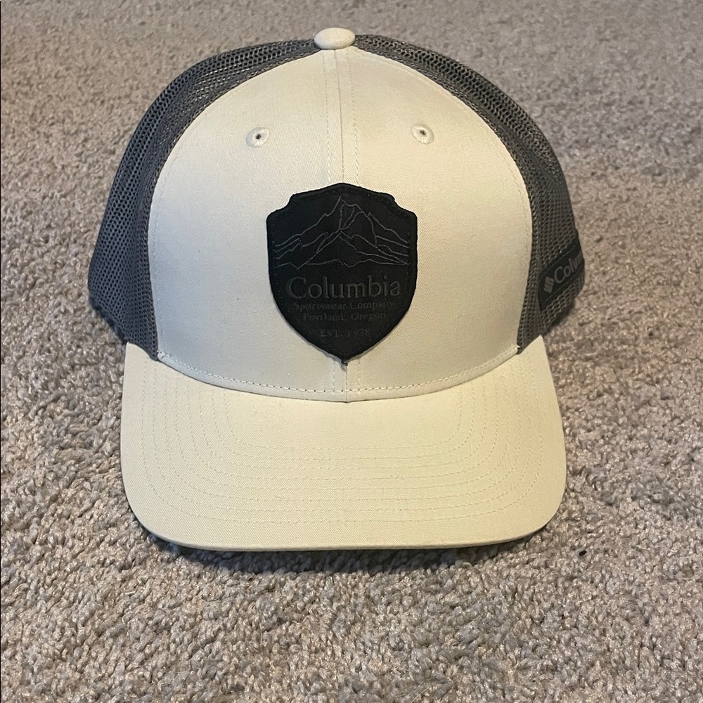 Columbia Cream and Gray Mesh Cap
